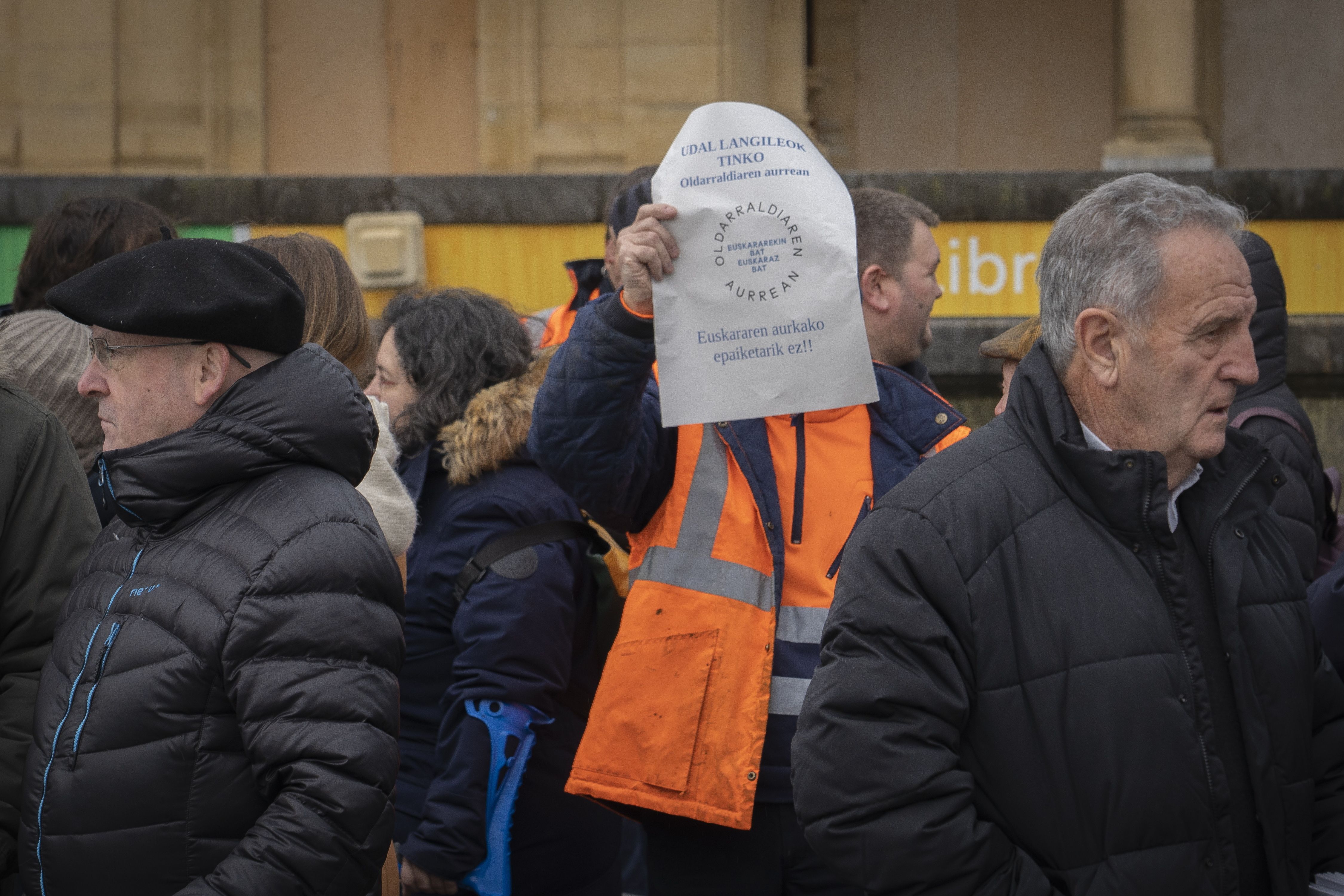 Hizkuntza Eskakizunen Aurkako Epaiak Salatze Aldera Protesta Egingo