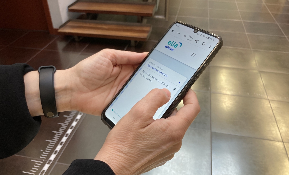 Elhuyarren Elia itzultzaileak ahots bidezko itzulpenak egiteko aukera garatu du