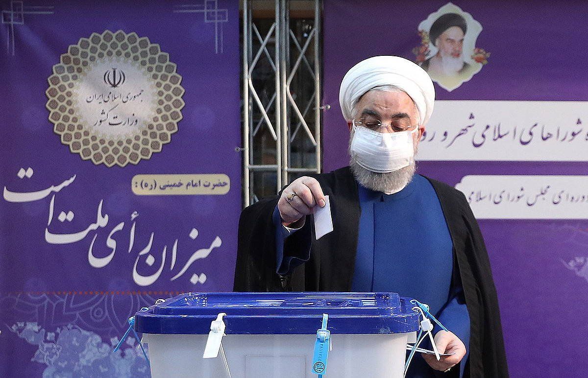 Hassan Rohani presidentea bozkatzen, atzo, Teheranen. IRANGO GOBERNUA