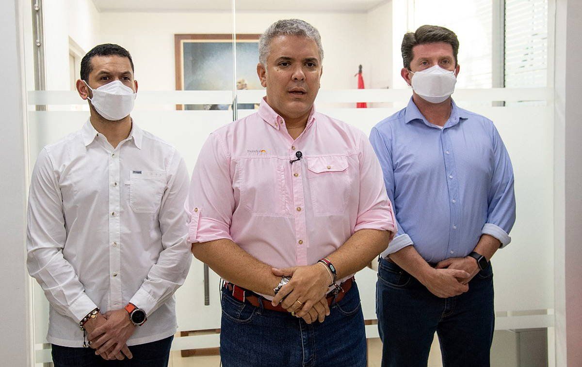 Argazkian Ivan Duque, Diego Molano defentsa ministroa, Daniel Palacios barne ministroa eta Silvano Serrano Norte Santander departamentuko gobernadorearekin. EFE