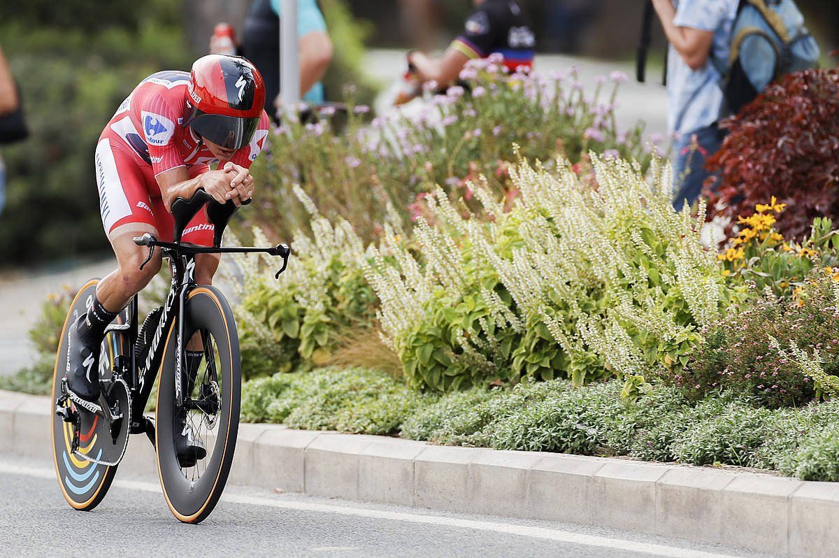 Remco Evnepoel, gaur, erlojuaren aurkako saioan. JAVIER LIZON / EFE