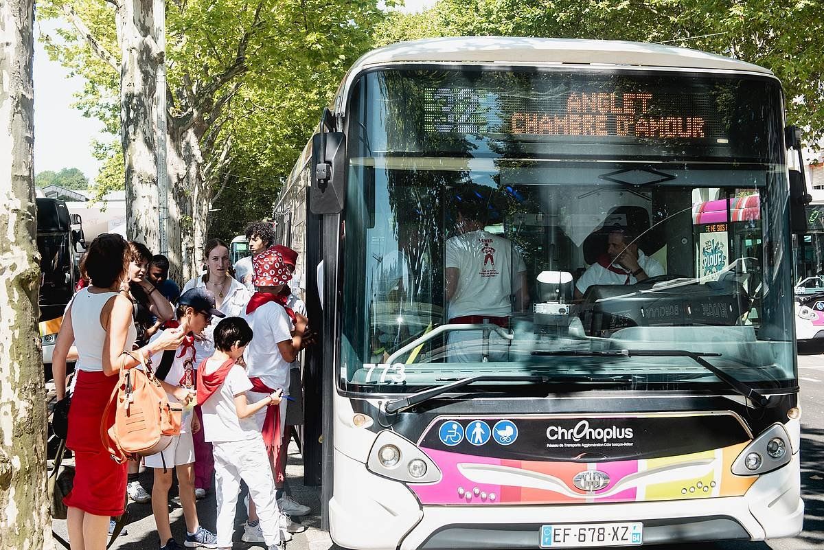 Chronoplus autobus bat Baionako bestetan. GUILLAUME FAUVEAU