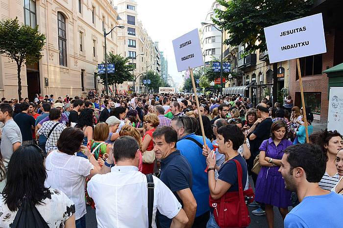 Itunpeko ikastetxeetako langileen protesta. ARGAZKI PRESS