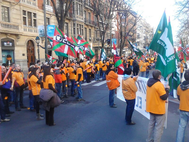 Euskalteleko langileen protesta, gaur, Bilbon. LANDER MUñAGORRI