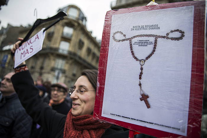 Abenduaren 27an Abortuaren Legearen kontra Parisen egindako manifestazioa. E. L., EFE