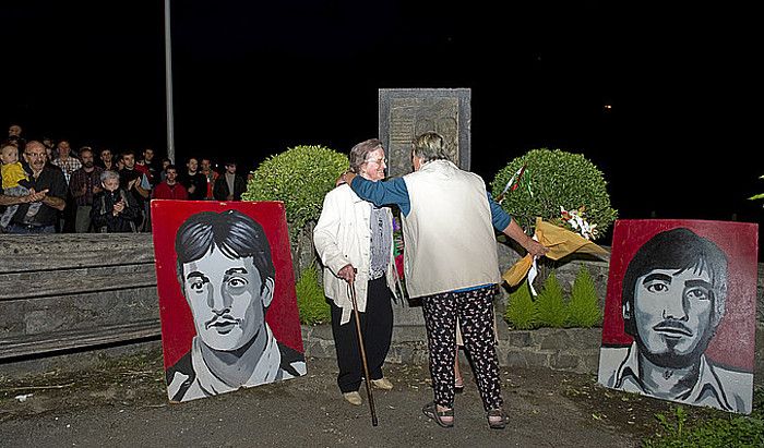 Lasa eta Zabalari omena, Tolosako Bentaundin. J. C. RUIZ, ARP