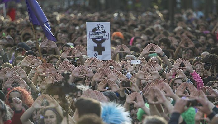 Euskal Herriko Mugimendu Feministaren manifestaldia abortoaren eskubidearen alde. J. MANTEROLA, ARP