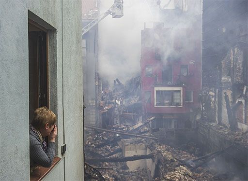 Bermeoko sutearen biharamuna. LUIS TEJIDO, EFE