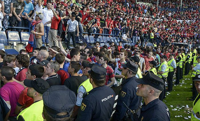 68 lagun erori ziren zelaira, hesietako bat jausita. JAGOBA MANTEROLA / ARGAZKI PRESS