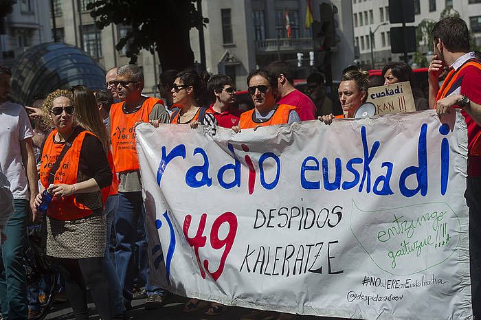 Radio Euskadiko langileen protesta. LUIS JAUREGIALTZO / ARGAZKI PRESS