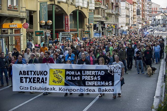 Preso gaixoak askatzeko eskatuz egindako manifestazioa, Gasteizen. JUANAN RUIZ / ARGAZKI PRESS