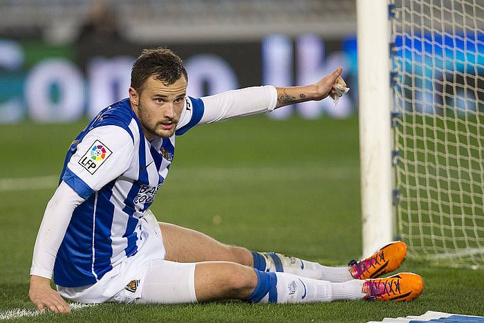 Seferovic, aurreko denboraldian Anoetan jokatutako partida batean. JUAN CARLOS RUIZ / ARGAZKI PRESS