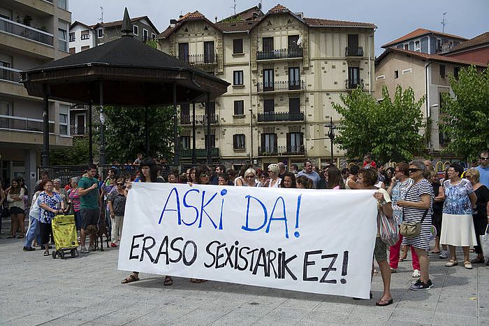 Sexu erasoaren aurka egindako elkarretaratzea, Pasai Antxon. JUAN CARLOS RUIZ, ARGAZKI PRESS