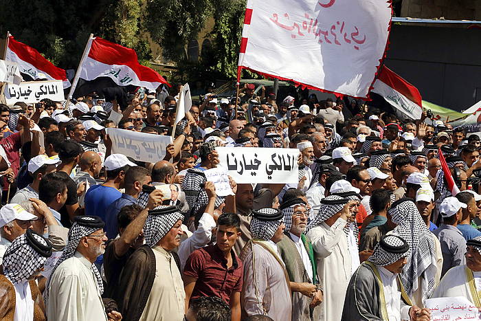 Nuri al-Maliki lehen ministroaren jarraitzaileak, Bagdaden, joan den ostiralean. ALI ABBAS / FE