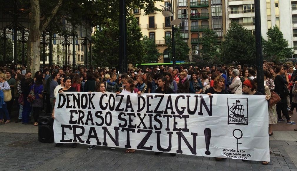 Donostiako Bulebarrean eginiko elkarretaratzea. @IZANPIRATA