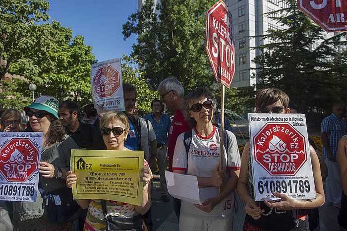 Kaleratzerik Ez plataformaren elkarretaratzea, gaur, Gasteizen. JUANAN RUIZ, ARGAZKI PRESS