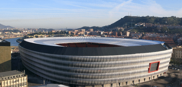 San Mames estadioko kanpoaldea. L. T. / EFE