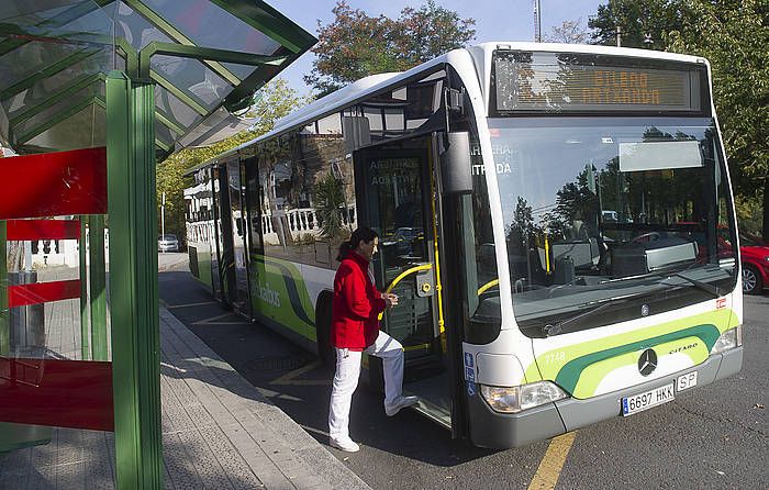 Autobus bat, Bilbon. LUIS JAUREGIALTZO, ARP