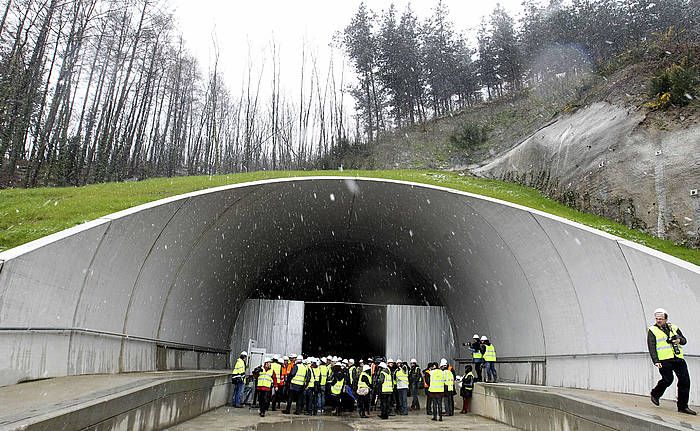 'Euskal Y'-aren zatiko tunel bat, Beasainen (Gipuzkoa). JUAN HERRERO, EFE