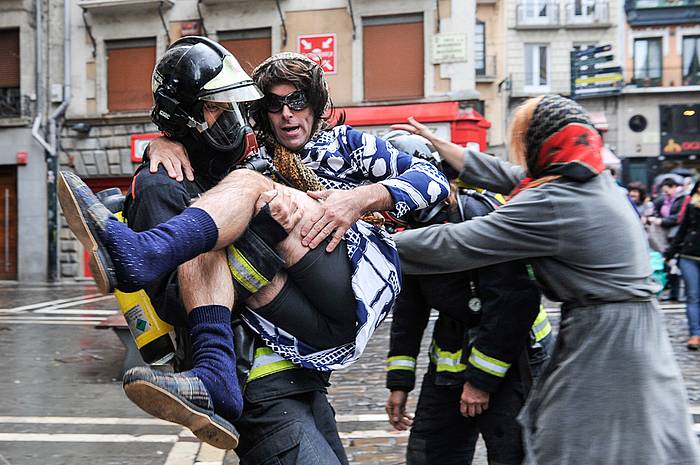 Larrialdietarako Nafarroako Agentziako suhiltzaileen protesta, Iruñean. IDOIA ZABALETA, ARGAZKI PRESS