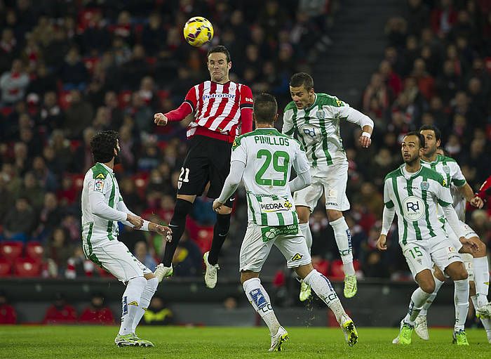 Athletic eta Kordobaren arteko partidaren une bat. LUIS JAUREGIALTZO, ARGAZKI PRESS