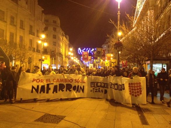 Ehunka lagunek hartu dute parte aldaketaren beharra aldarrikatzeko Iruñean egindako manifestazioan. BERRIA