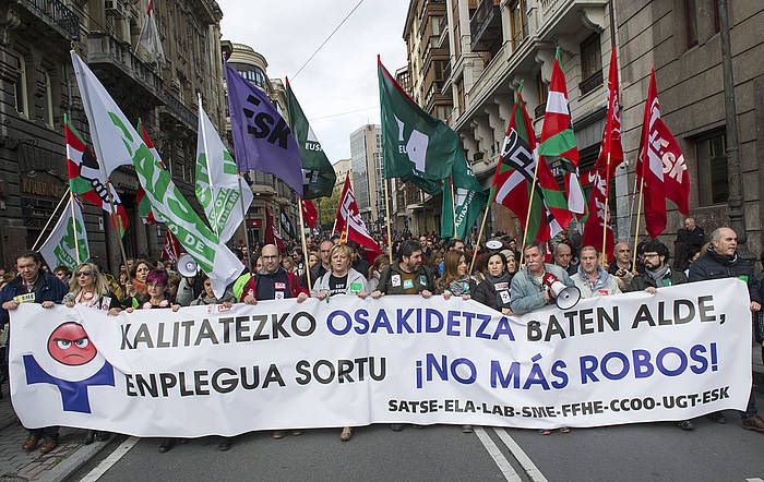 2014ko abenduan greban zeuden Osakidetzako langileen manifestazioa. MARISOL RAMIREZ, ARGAZKI PRESS