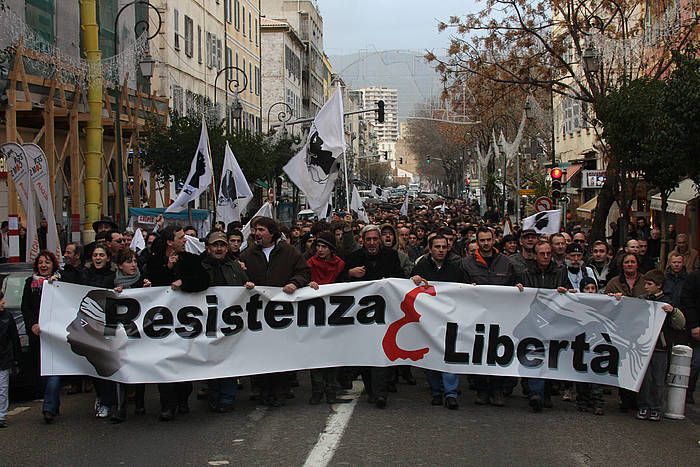 Korsikako independentziaren aldeko manifestazio bat. JEAN-PIERRE BELZIT