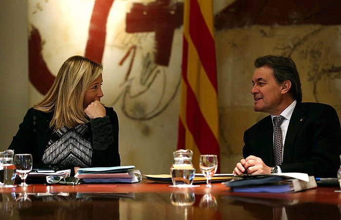 Joana Ortega eta Artur Mas, gobernu kontseilua hasi aurretik. TONI ALBIR / EFE