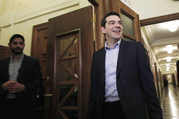 Tsipras, gaur goizean, Greziako Parlamentura sartzean. ALEXANDROS VLACHOS, EFE