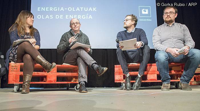 Enara Garcia, Juan Karlos Izagirre, Pablo Berastegi eta Xabier Paya, Donostia 2016 fundazioak emango dituen laguntzen deialdiaren aurkezpenean. GORKA RUBIO / ARGAZKI PRESS