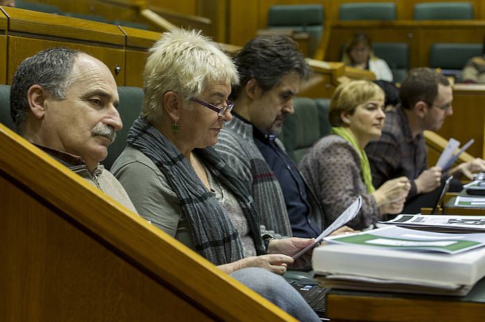 Xabier Isasi, Belen Arrondo eta Pello Urizar, EH Bilduko parlamentariak. JUANAN RUIZ / ARGAZKI PRESS