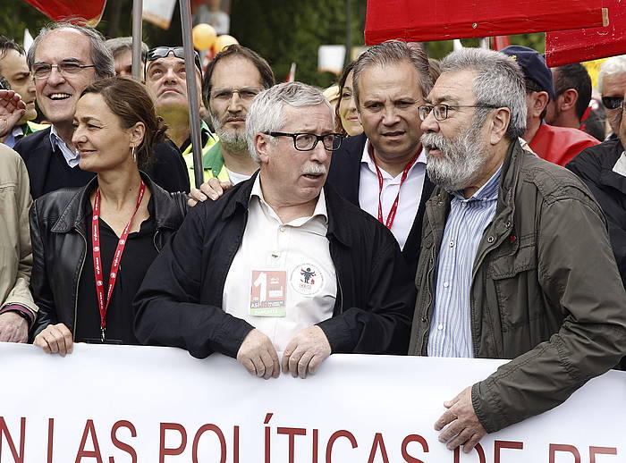 Ignacio Fernandez Toxo (CCOO) eta Candido Mendez (UGT) iragan maiatzaren lehenean, Madrilgo manifestazioan. J. J. GUILLEN, EFE