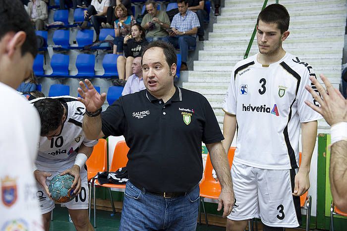 Iñaki Aniz Anaitasunako entrenatzailea. IñIGO URIZ, ARGAZKI PRESS