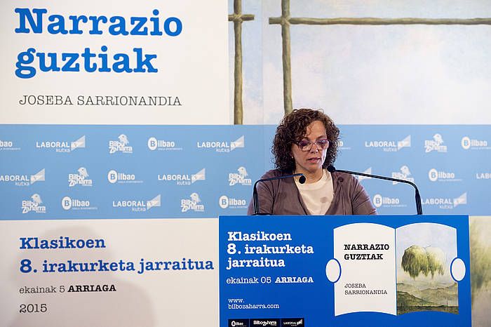 Hamabi ordu iraun zuen irakurraldiak; bakoitzak 'Narrazio guztiak' liburuko pasarte bat irakurri zuten. MARISOL RAMIREZ / ARGAZKI PRESS