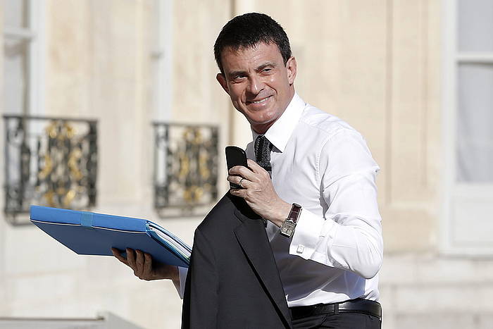 Manuel Valls Frantziako lehen ministroa, atzo, Eliseora iristen. YOAN VALAT, EFE