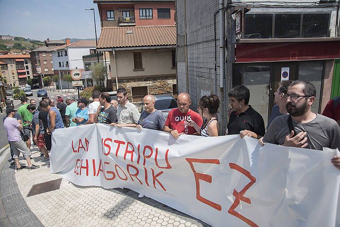 Lan istripuen kontra Zumarragan eginiko elkarretaratzea. ANDONI CANELLADA, ARGAZKI PRESS