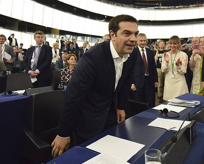 Alexis Tsipras Greziako lehen ministroa Europako Parlamentuan. Krisiari buruz mintzatu da Tsipras ganberako gaurko saioan. PATRICK SEEGER/EFE