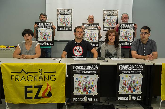 'Frackampada' aurkezteko agerraldia. ARGAZKI PRESS