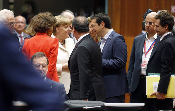 Alexis Tsipras eta Angela Merkel, atzoko bilkuran. OLIVIER HOSLET, EFE