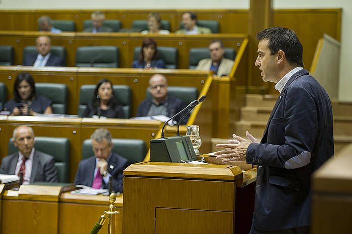 Udal Legeari UPDk proposatutako zuzenketa eztabaidatu zen Eusko Legebiltzarraren azken osoko bilkuran. JUANAN RUIZ, ARGAZKI PRESS