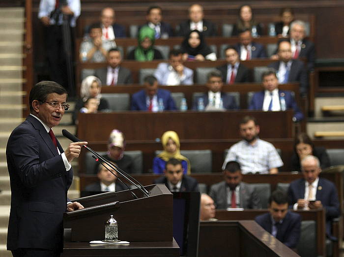 Ahmet Davutoglu Turkiako lehen ministroa, gaur, Turkiako Parlamentuan. STR, EFE