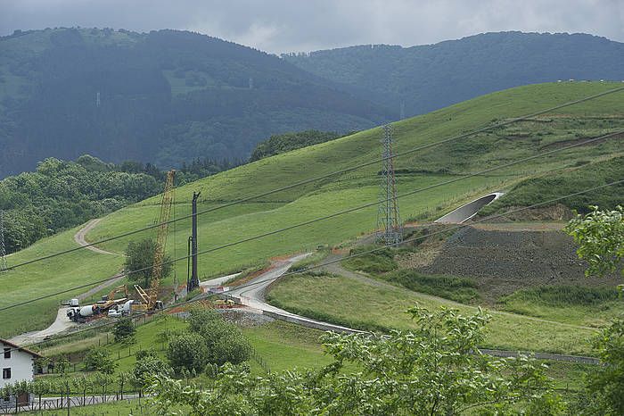 Abiadura handiko trena egiteko lanak, Zizurkilen. ANDONI CANELLADA / ARGAZKI PRESS