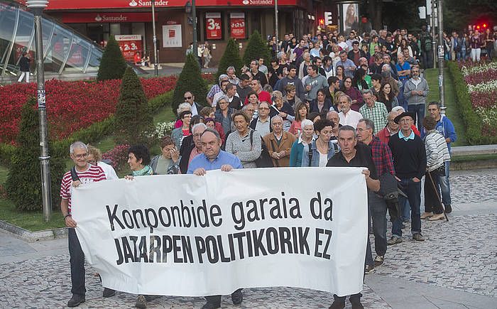 Mobilizazioa Bilboko Moiua plazan. LUIS JAUREGIALTZO / ARGAZKI PRESS