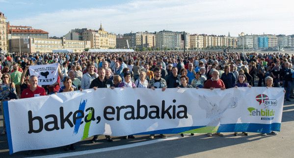 Manifestazioaren burua, Saguesen. JUAN CARLOS RUIZ, ARGAZKI PRESS