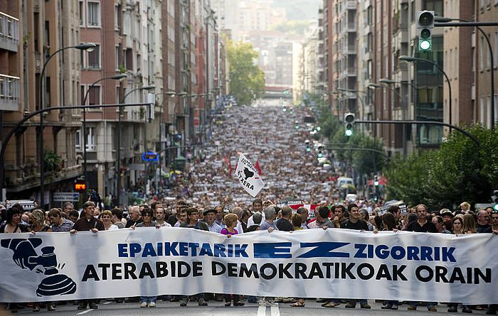 Manifestazio jendetsua Bilbon 2011ko irailean, Bateragune auziko epaiaren aurka. RAUL BOGAJO / ARGAZKI PRESS