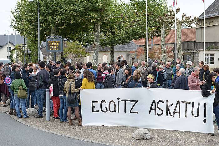 Urrutikoetxea aske uztea eskatzeko Maulen eginiko elkarretaratze bat. ISABELLE MIQUELESTORENA