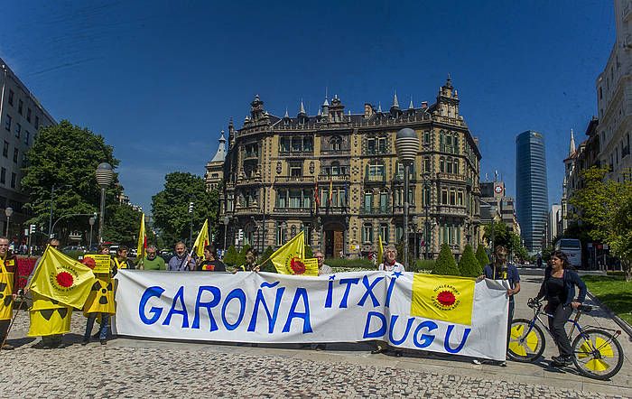 Garoña ixtearen aldeko elkarretaratze bat. MONIKA DEL VALLE, ARGAZKI PRESS