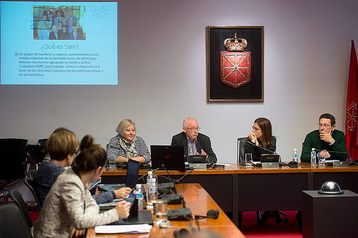 Sareko kideen agerraldia Nafarroako Parlamentuan. IñIGO URIZ / ARGAZKI PRESS