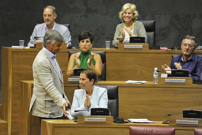 Koldo Martinez eta Geroa Baiko parlamentariak, Barkosen inbestidura saioan. IDOIA ZABALETA, ARGAZKI PRESS